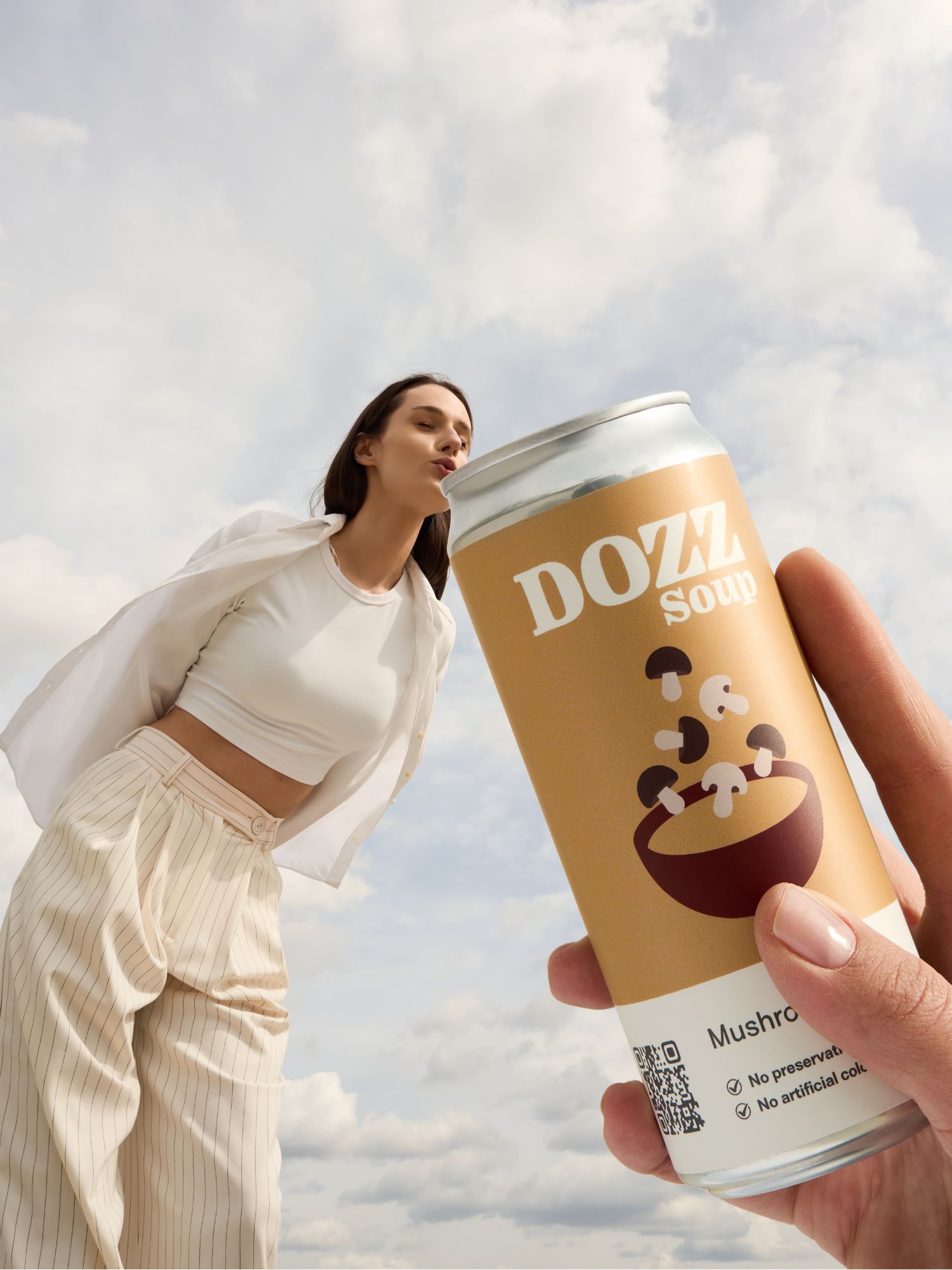 Stilul de viață DOZZ: o gustare rapidă și sănătoasă on-the-go,supă de ciuperci la doză, ideală pentru zile pline.