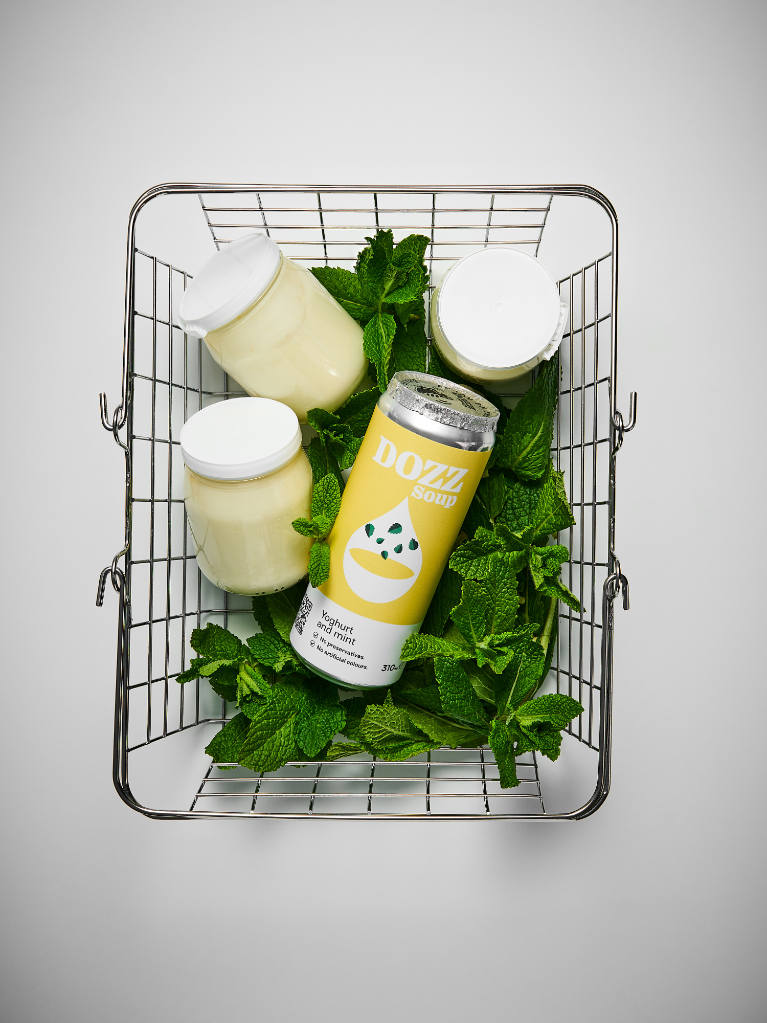 Supă de iaurt cu mentă DOZZ Soup preparată din ingrediente 100% naturale, o opțiune sănătoasă și răcoritoare, fără conservanți.