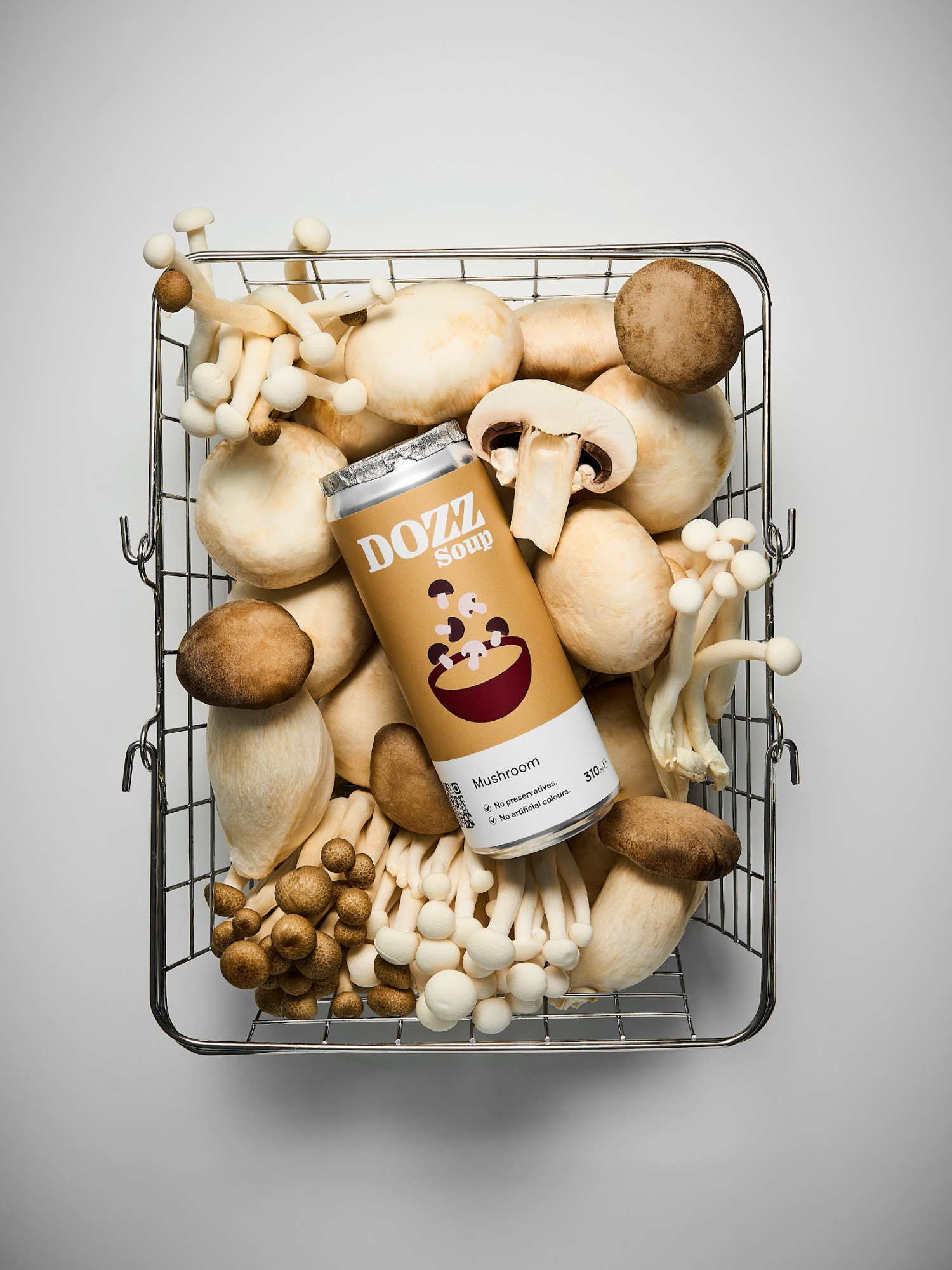 Supă cremă de ciuperci DOZZ preparată cu ingrediente 100% naturale și ciuperci proaspete, fără conservanți.