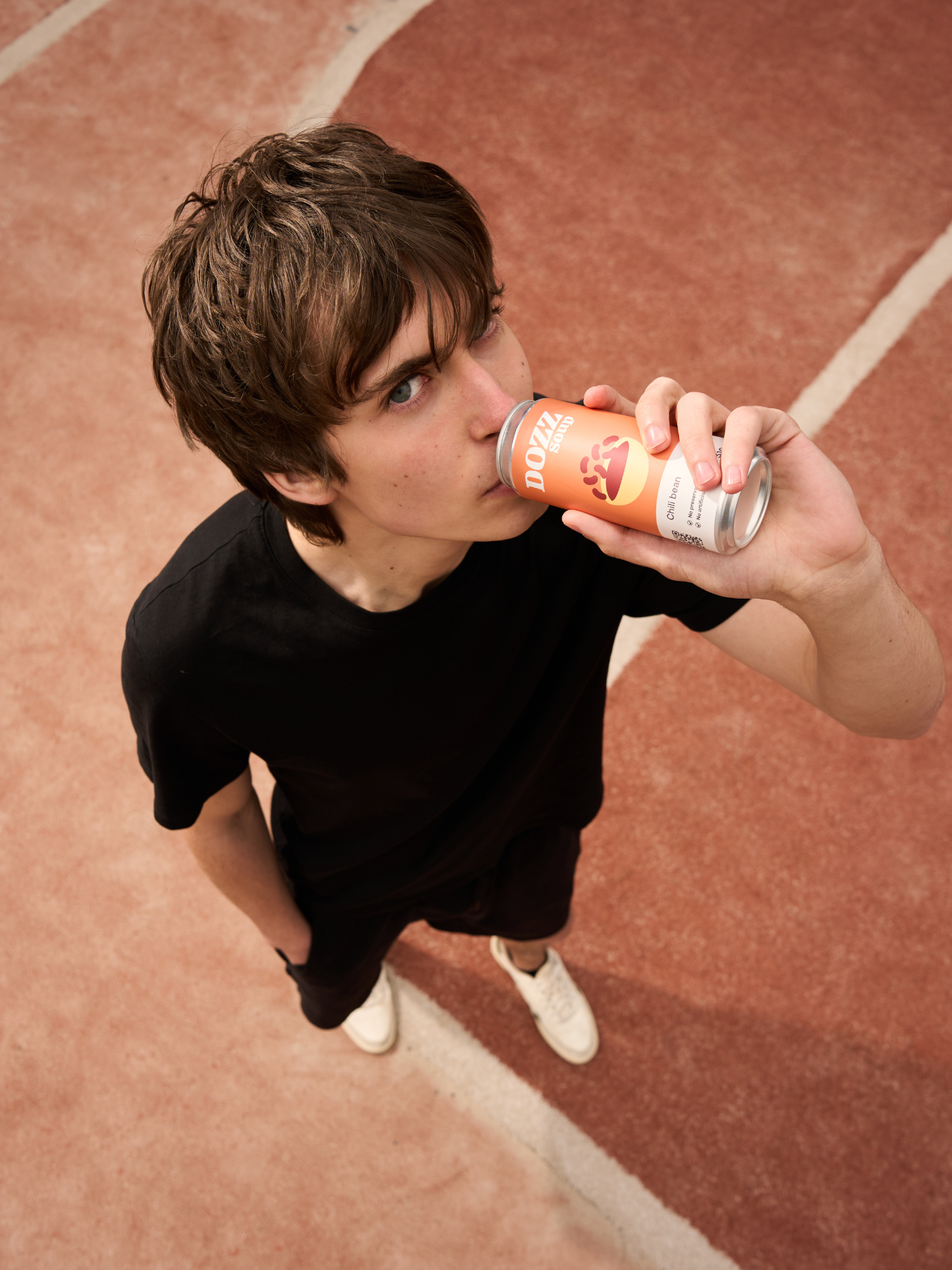 Măsă nutritivă on-the-go: Supă de fasole Chili Bean DOZZ bogată în proteine, ideală pentru recuperare și un stil de viață activ.
