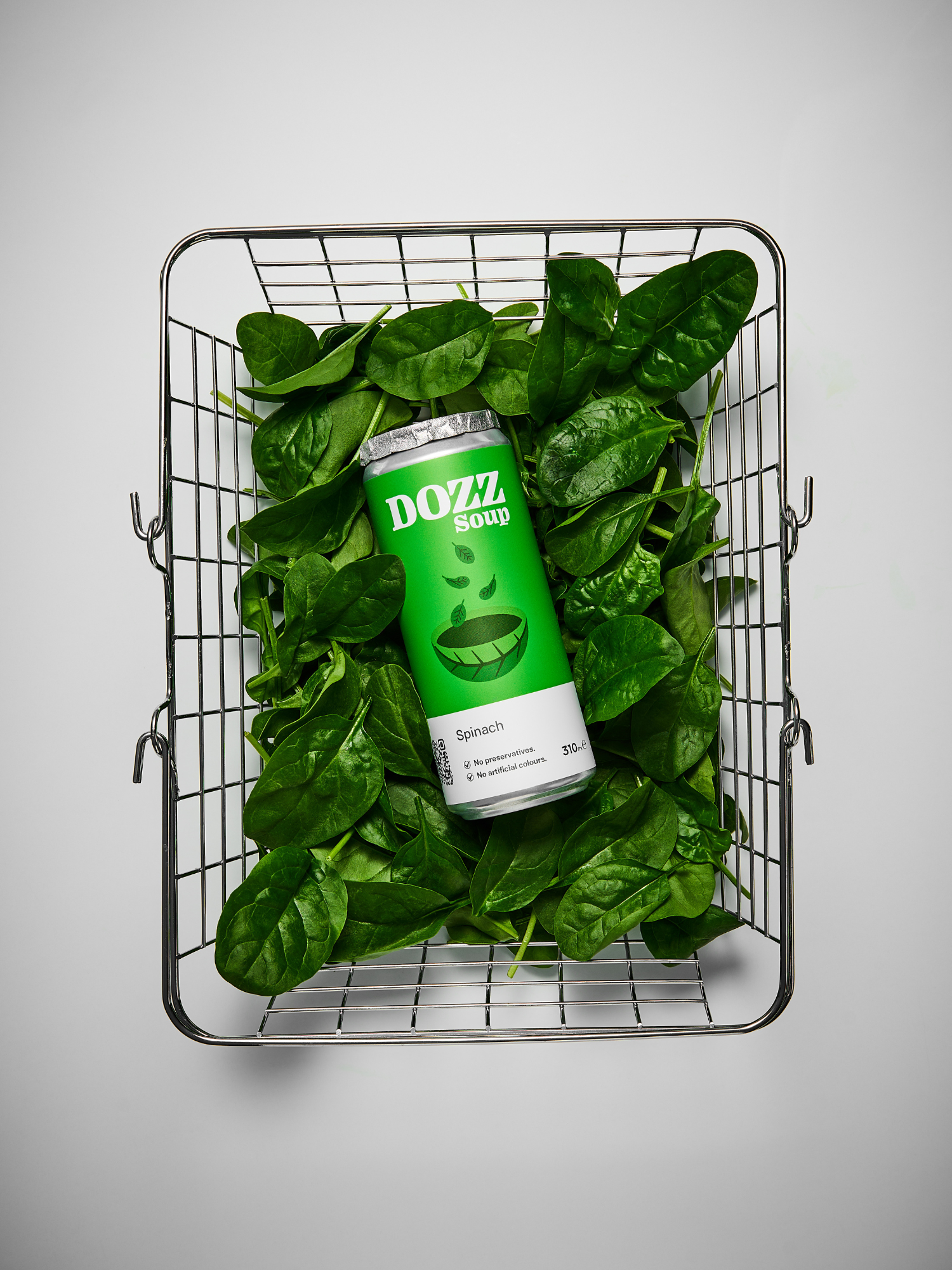 Supă cremă de spanac DOZZ Soup preparată din ingrediente 100% naturale, fără conservanți și fără coloranți artificiali.